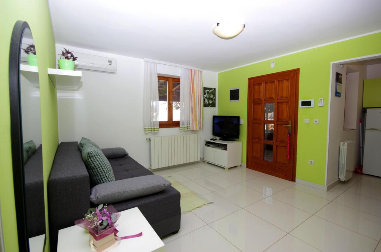 Guest House Bizjak Vinkuran Exterior photo