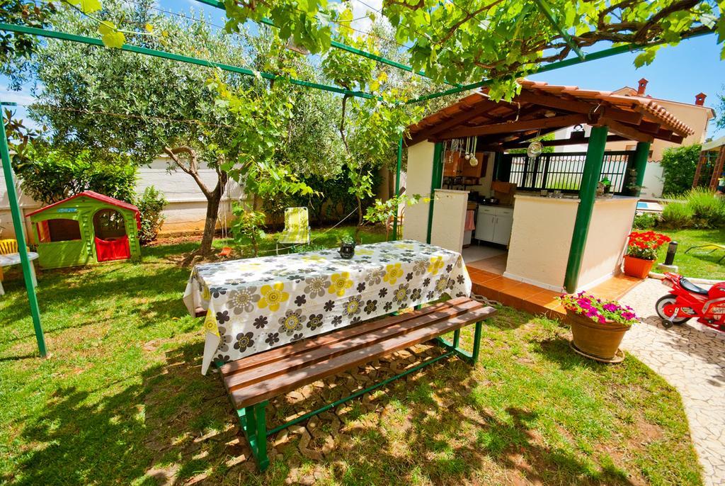 Guest House Bizjak Vinkuran Exterior photo